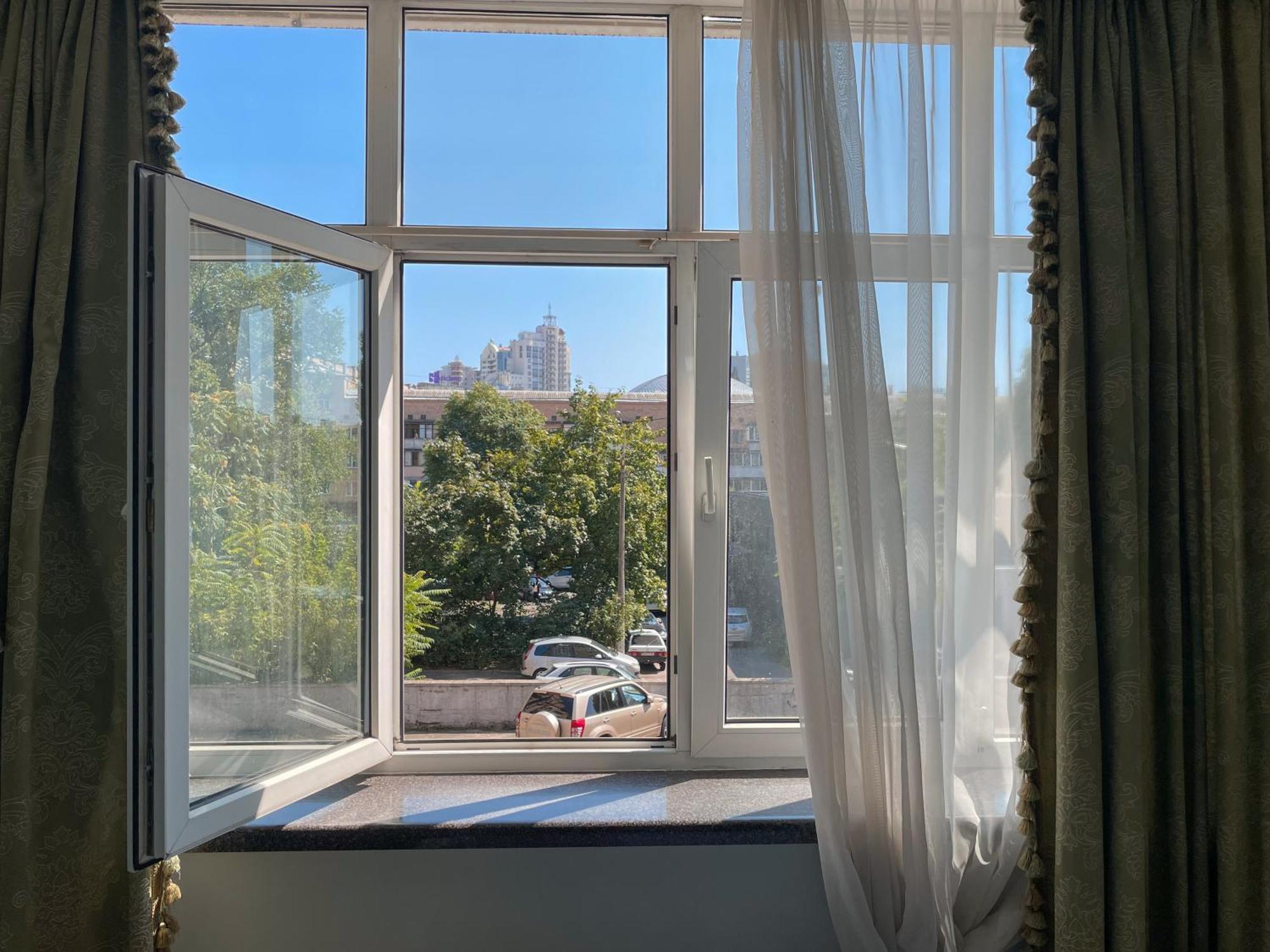 Royal City Hotel Kyiv Exterior photo