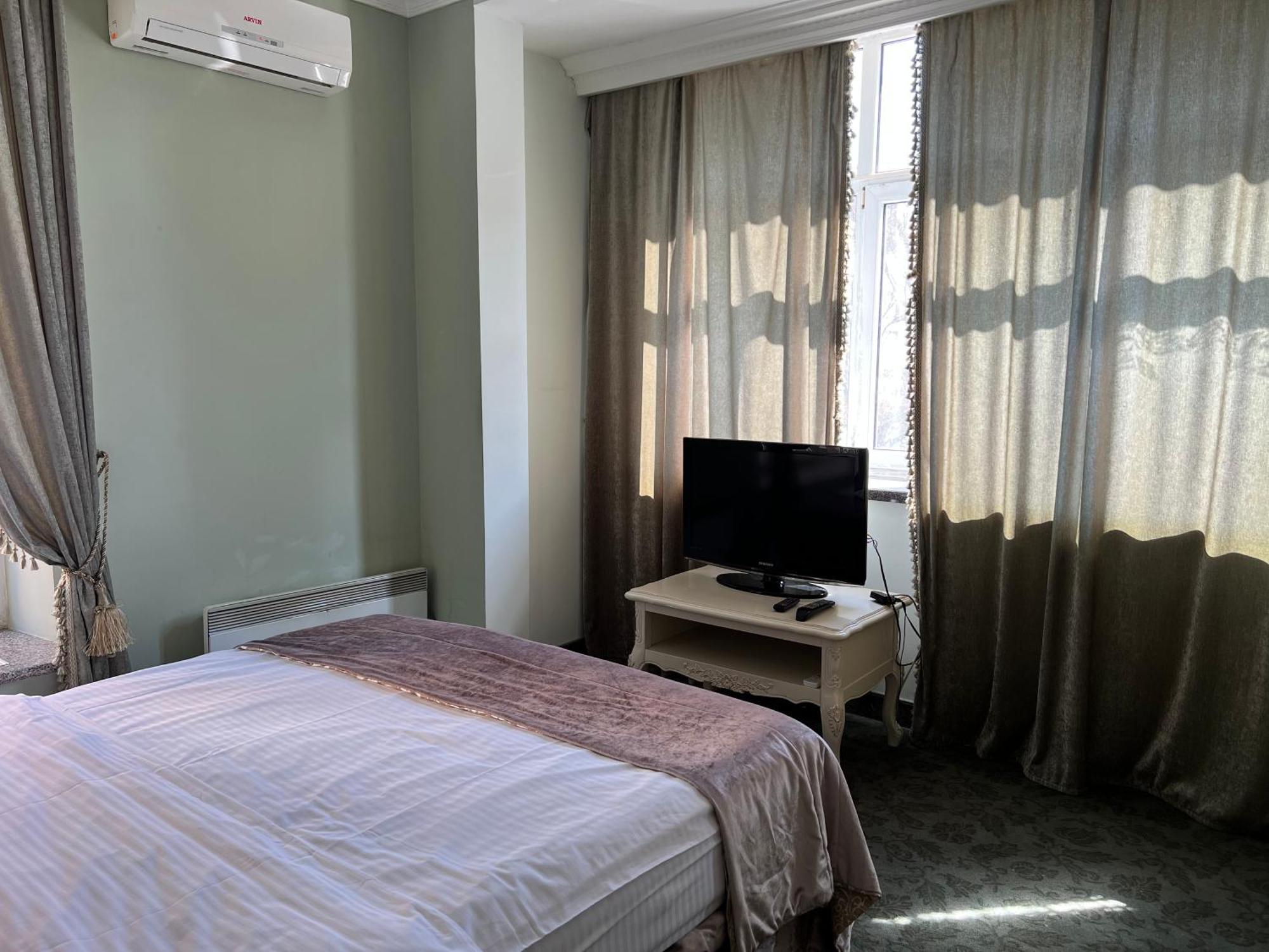 Royal City Hotel Kyiv Room photo